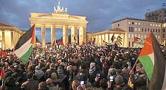 Demonstrationen auch in Berlin: Tausende gingen gegen die Jerusalem-Entscheidung auf die Straße.